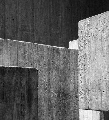 Low-carbon concrete